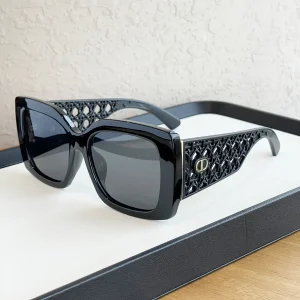 Fashion Designer's New Square Frame Polarized Women's Sunglasses, A Must-have Item for Celebrities with Simple Lines UV400